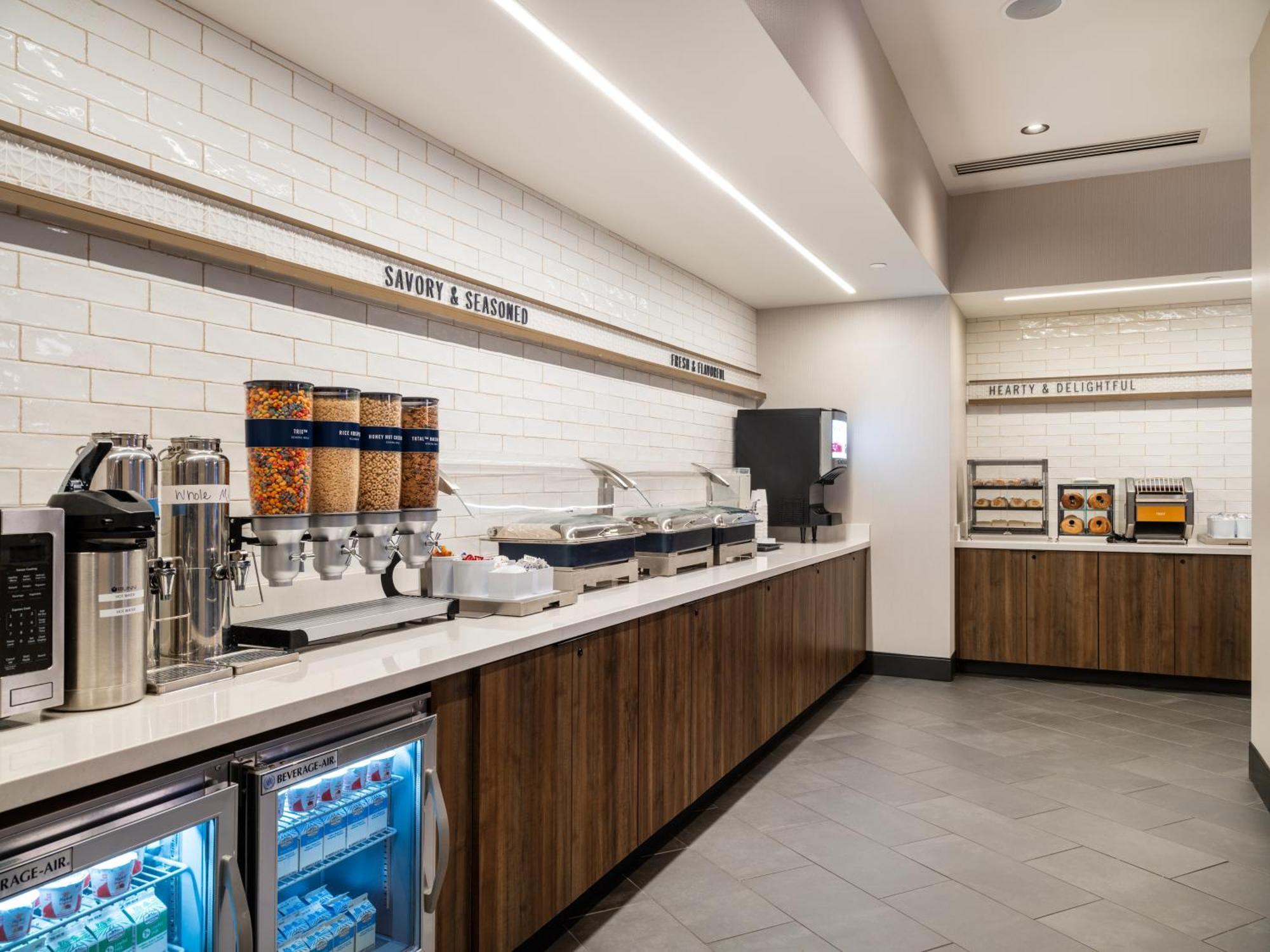 Hotel Tru By Hilton Atlanta Airport 3*